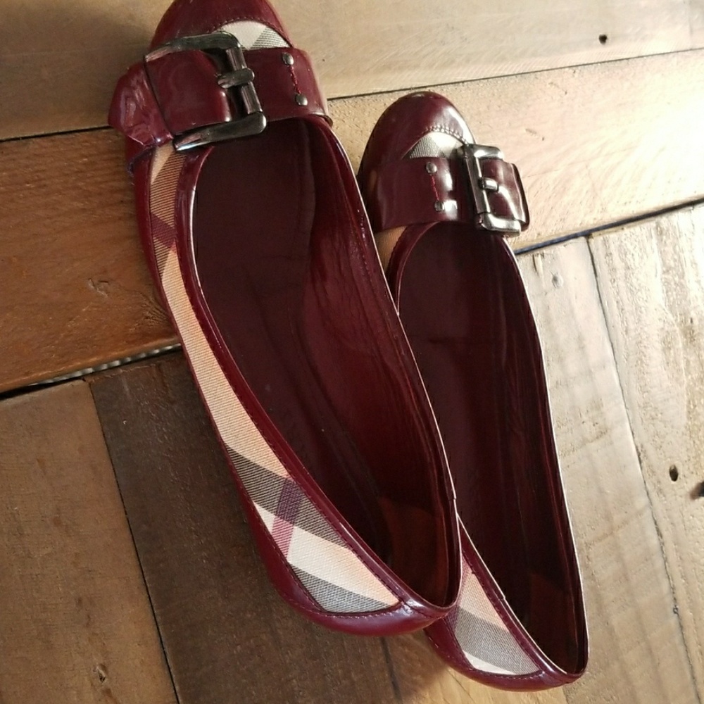 Burberry flats